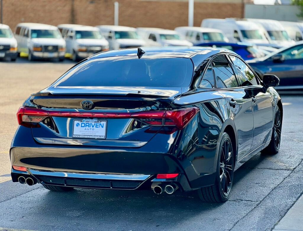 Used 2021 Toyota Avalon XSE image 5