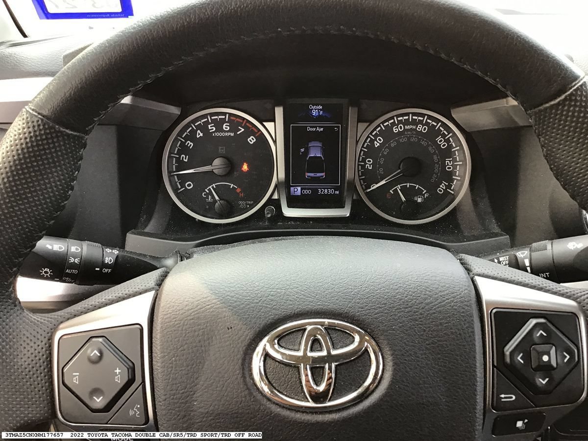 Used 2022 Toyota Tacoma SR5 RWD image 14