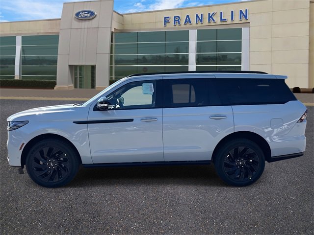 New 2025 Lincoln Navigator Reserve w/ Jet Appearance Package image 4