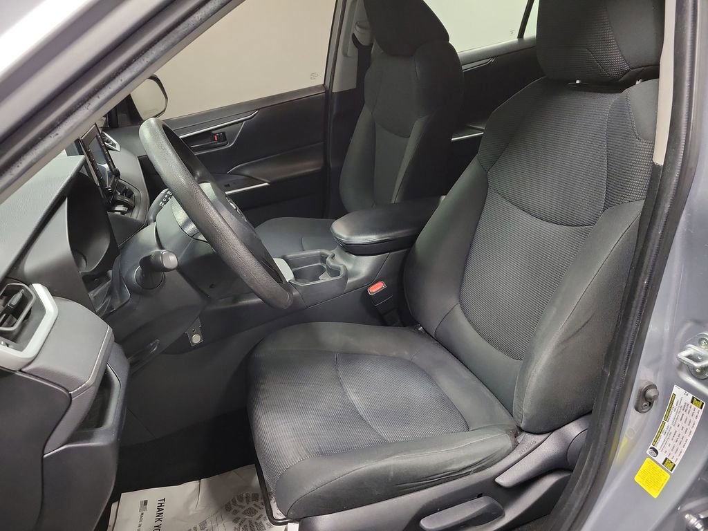 Used 2021 Toyota RAV4 LE image 13
