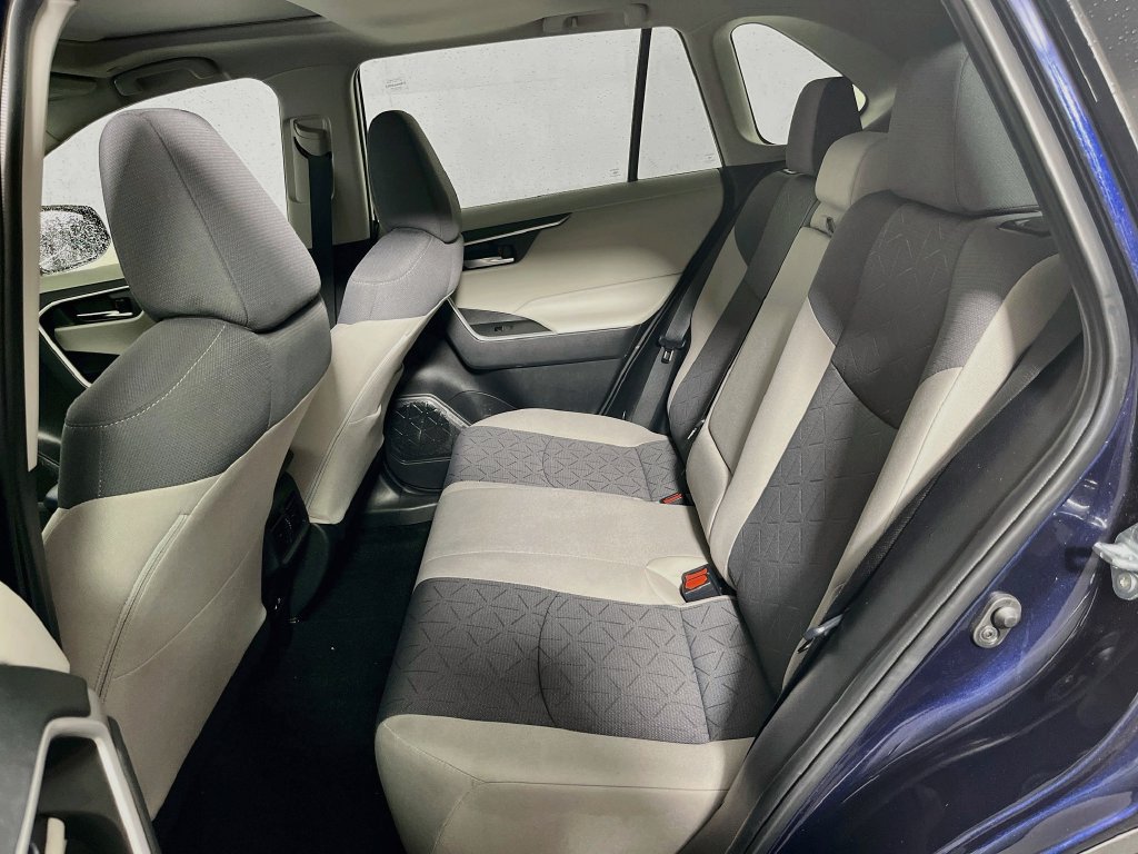 Used 2024 Toyota RAV4 XLE w/ Convenience Package FWD image 28