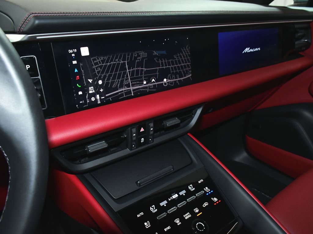 Used 2025 Porsche Macan 4 Electric AWD/4WD image 39