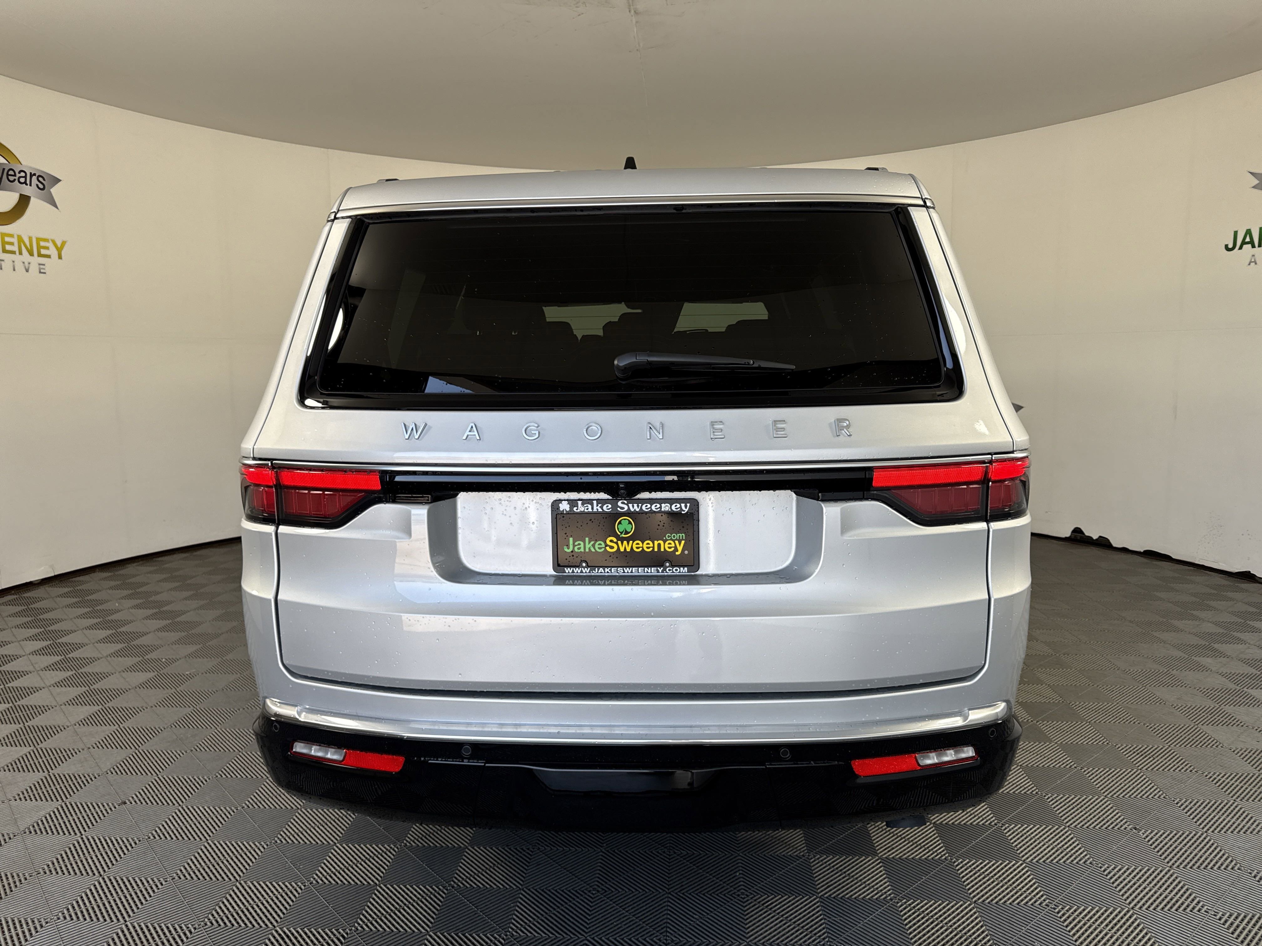 New 2025 Jeep Wagoneer 4WD w/ Convenience Group I image 7