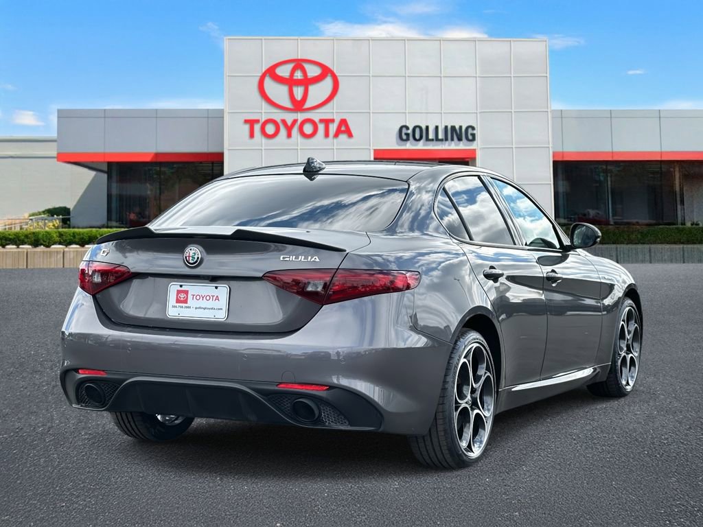 Used 2022 Alfa Romeo Giulia Veloce image 5