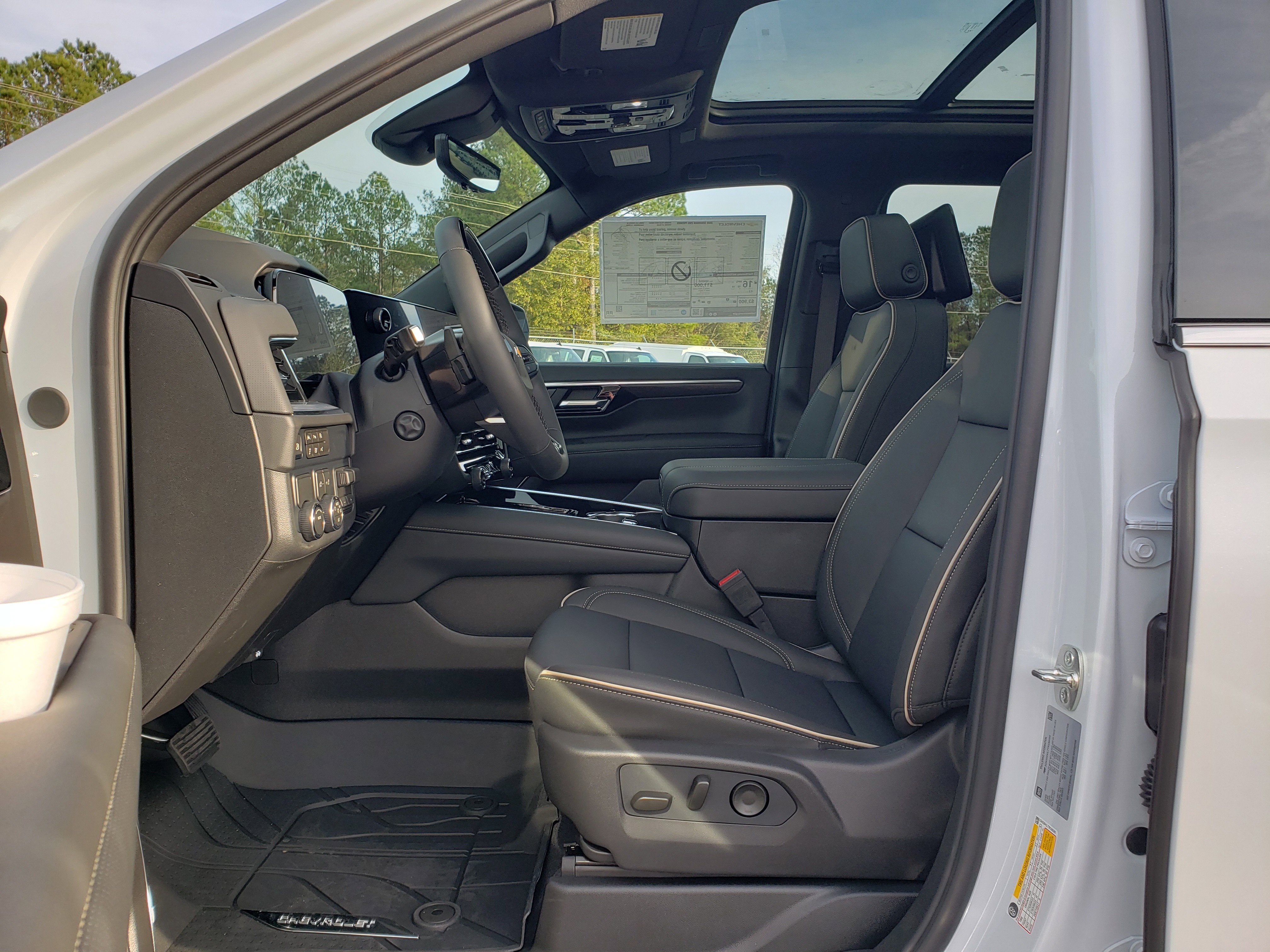 New 2026 Chevrolet Suburban Premier image 32