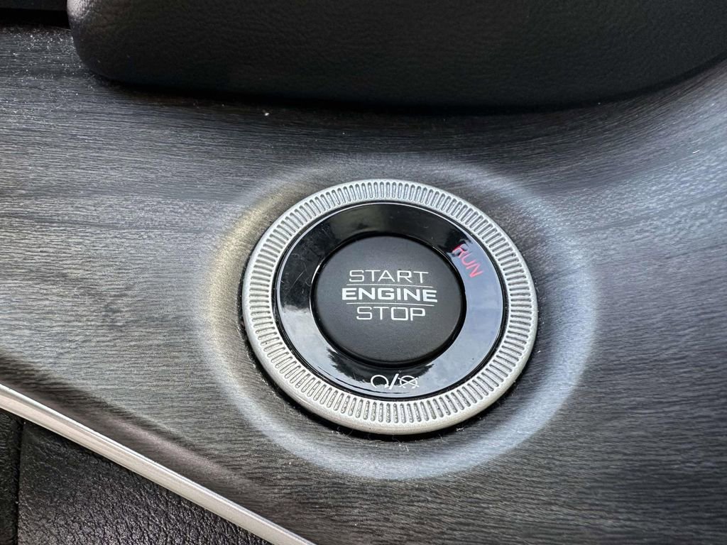 Used 2022 Jeep Grand Cherokee L Limited image 35