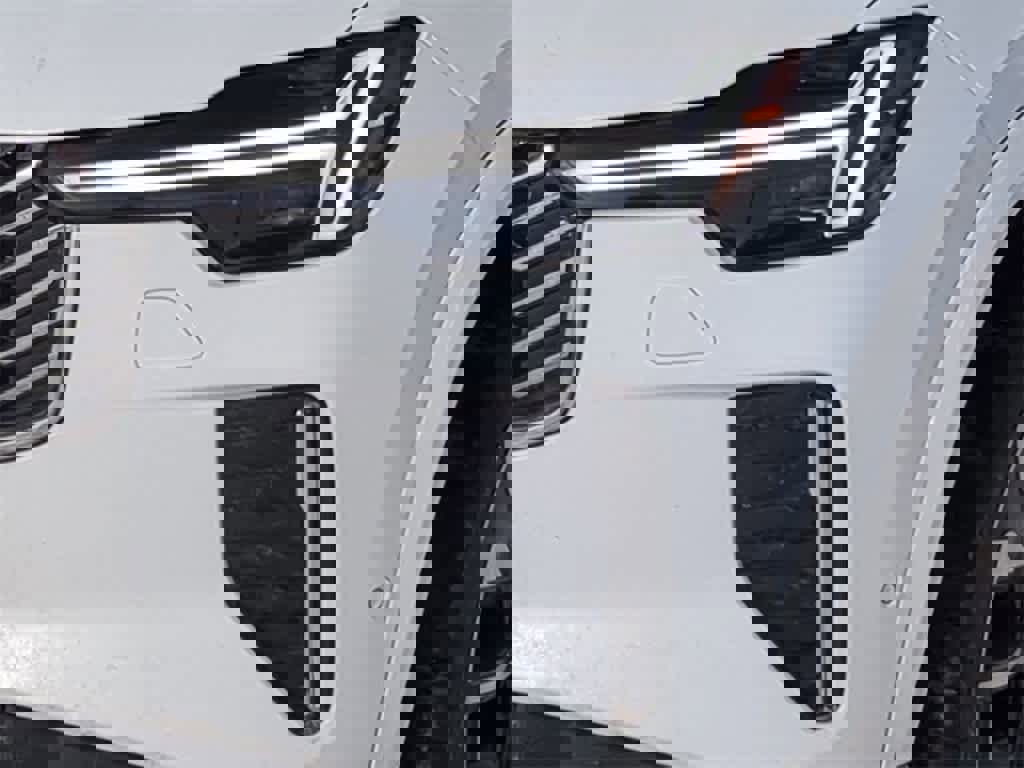 Certified 2025 Volvo XC90 T8 Ultra w/ Protection Package Premier image 10