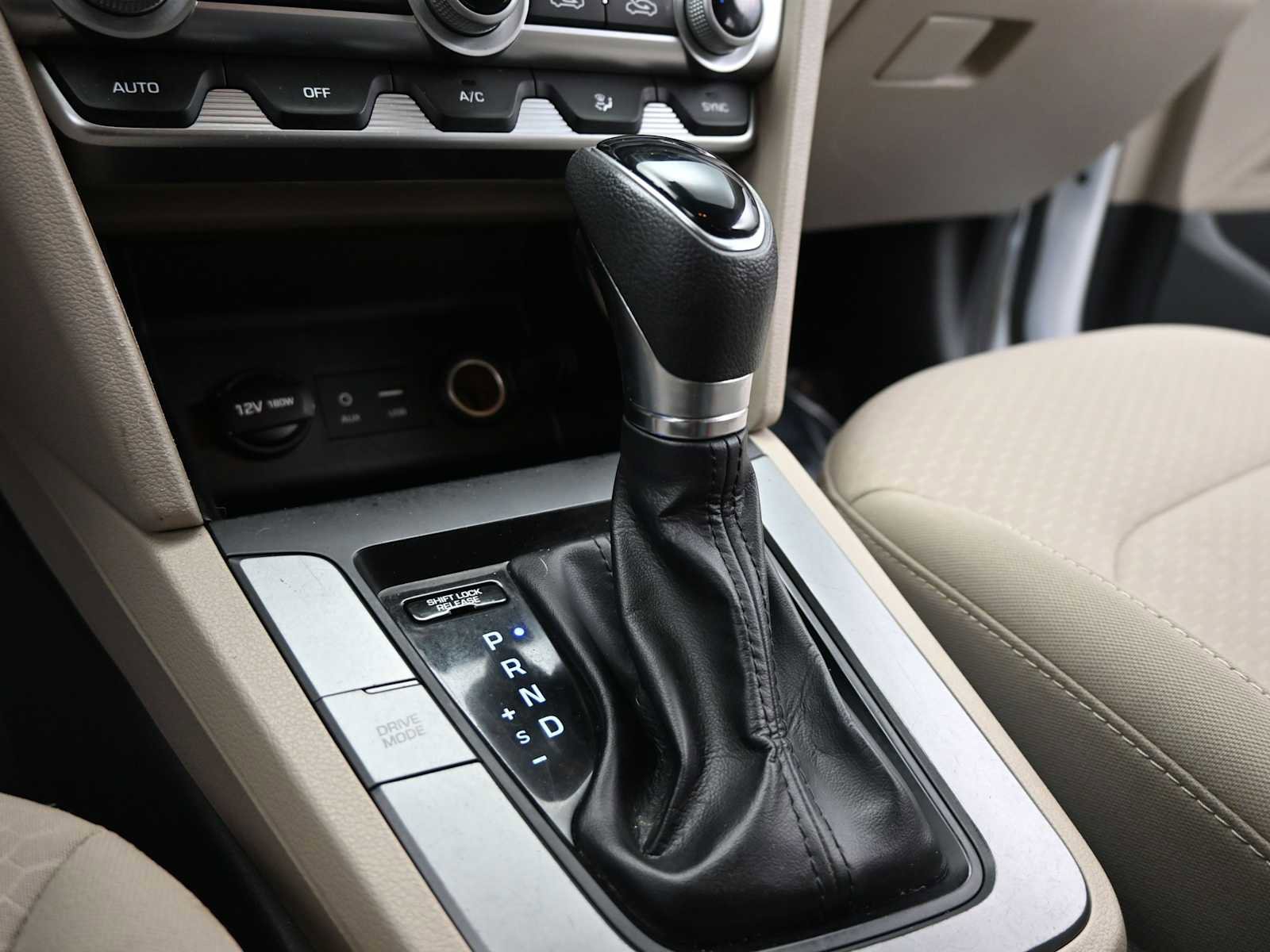 Used 2020 Hyundai Elantra SEL image 19