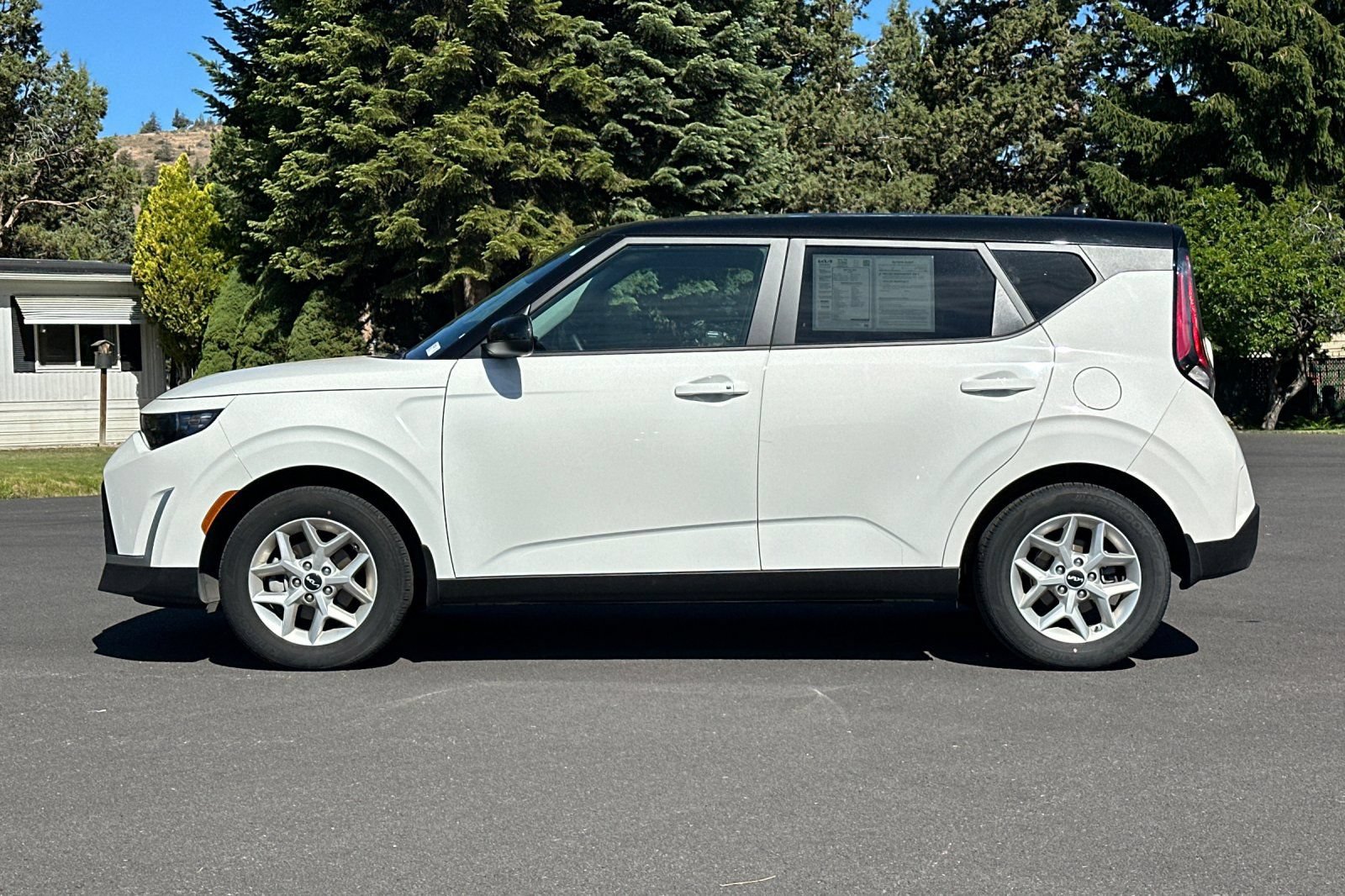 Certified 2025 Kia Soul S FWD image 7