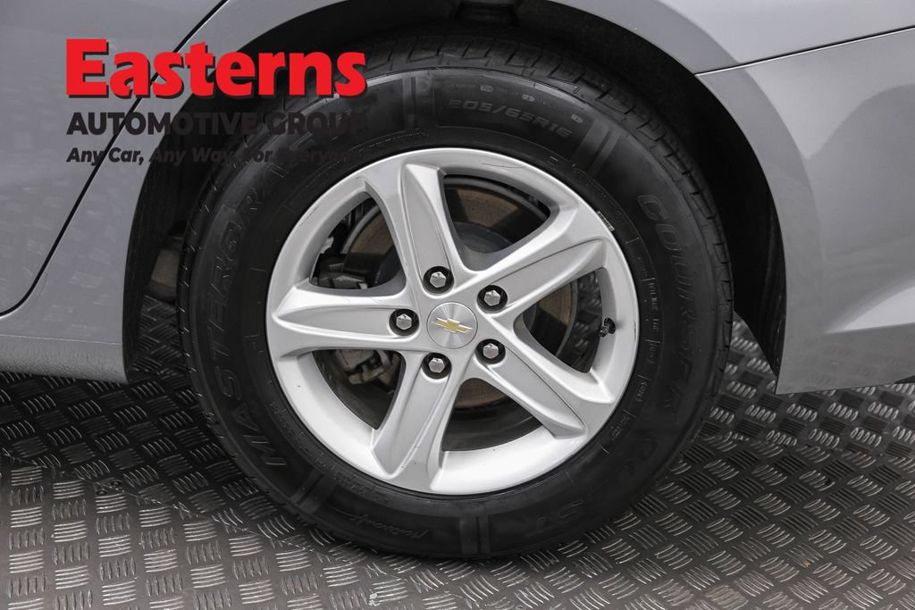 Used 2023 Chevrolet Malibu LT FWD image 35