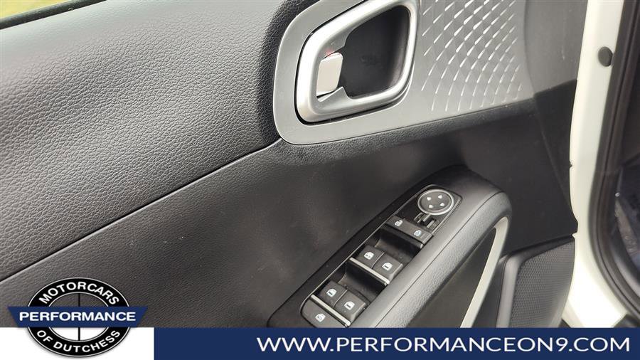 Used 2022 Kia Soul LX w/ Technology Package image 10