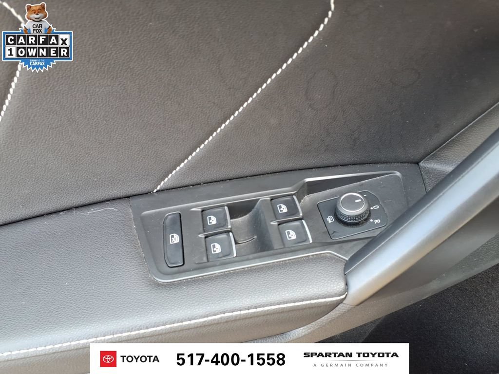 Used 2024 Volkswagen Tiguan SE AWD/4WD image 15