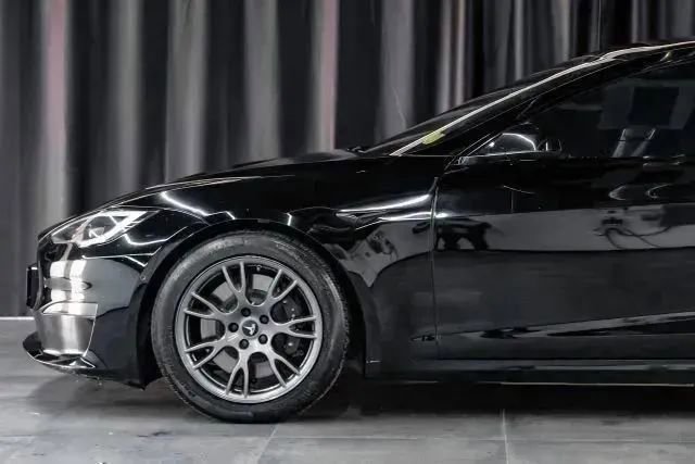 Used 2022 Tesla Model S Standard Range AWD/4WD image 17