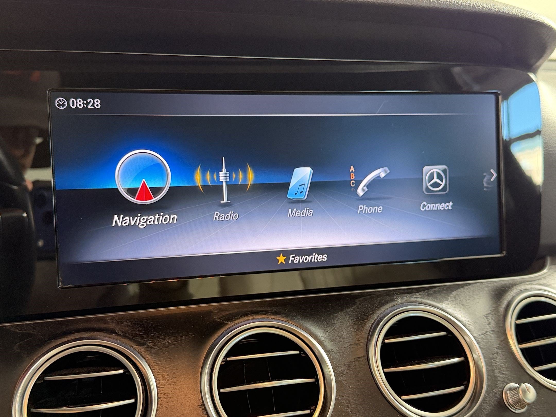 Used 2020 Mercedes-Benz E 350 Sedan image 20