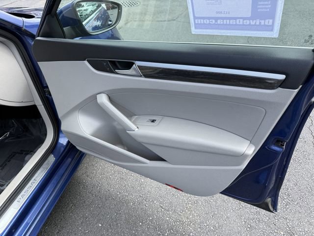 Used 2016 Volkswagen Passat 1.8T SE FWD image 28