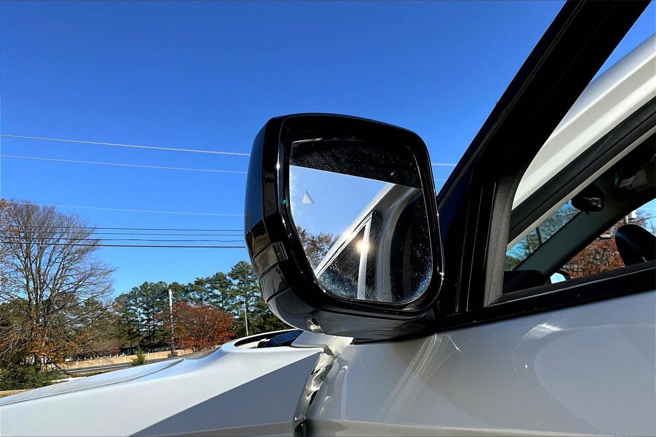 Used 2023 Jeep Grand Cherokee L Limited w/ Black Appearance Package image 28