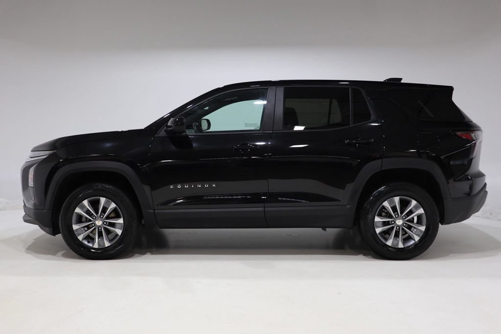 Used 2025 Chevrolet Equinox LT FWD image 4