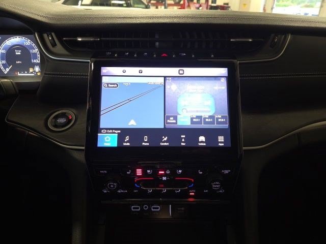 Used 2023 Jeep Grand Cherokee Limited w/ Luxury Tech Group II AWD/4WD image 20