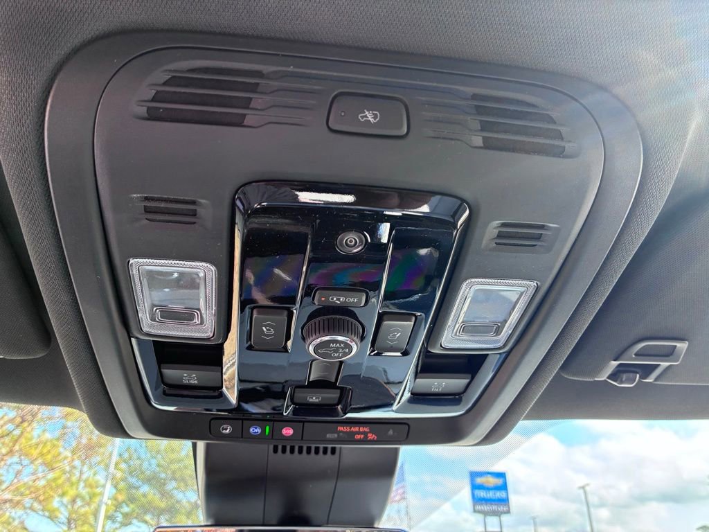 New 2026 Chevrolet Suburban Premier image 35