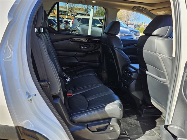Used 2023 Honda Pilot Touring image 13