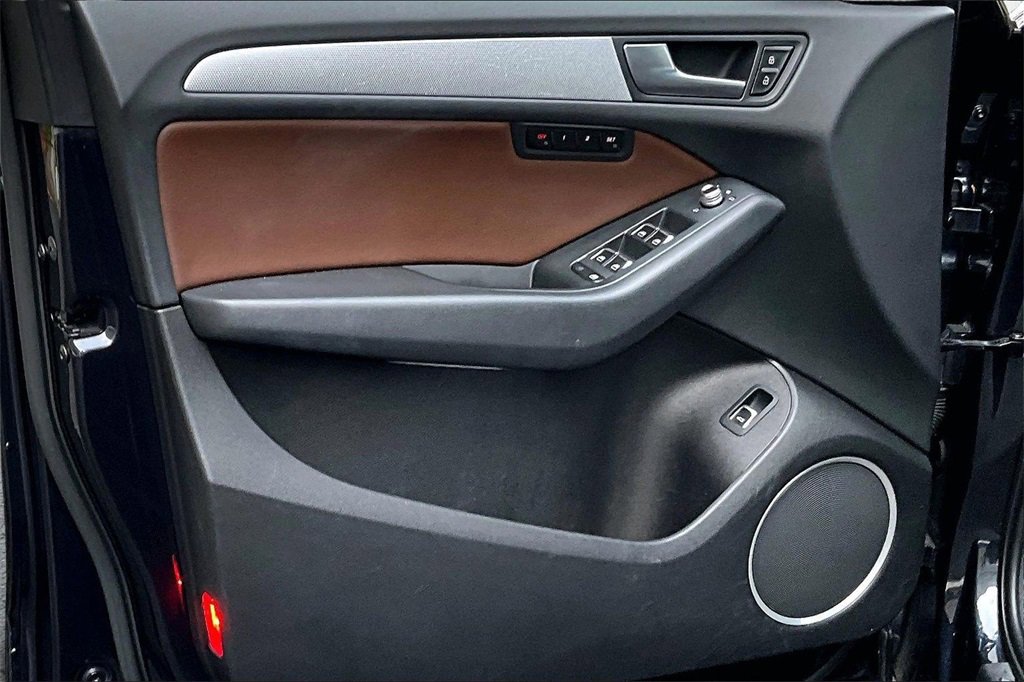 Used 2017 Audi Q5 2.0T Premium Plus w/ Technology Package image 20