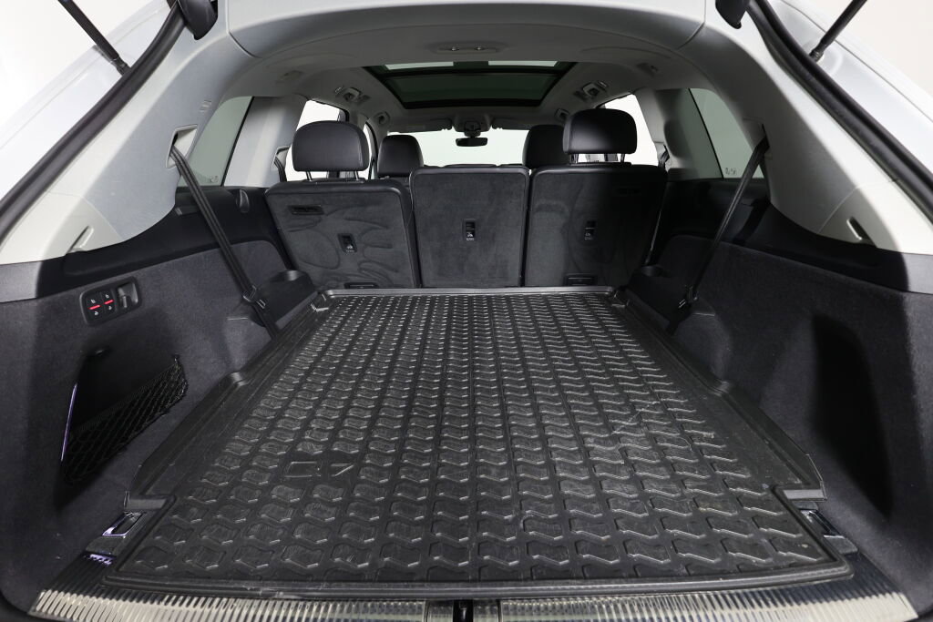 Used 2018 Audi Q7 3.0T Prestige w/ Prestige Package image 19