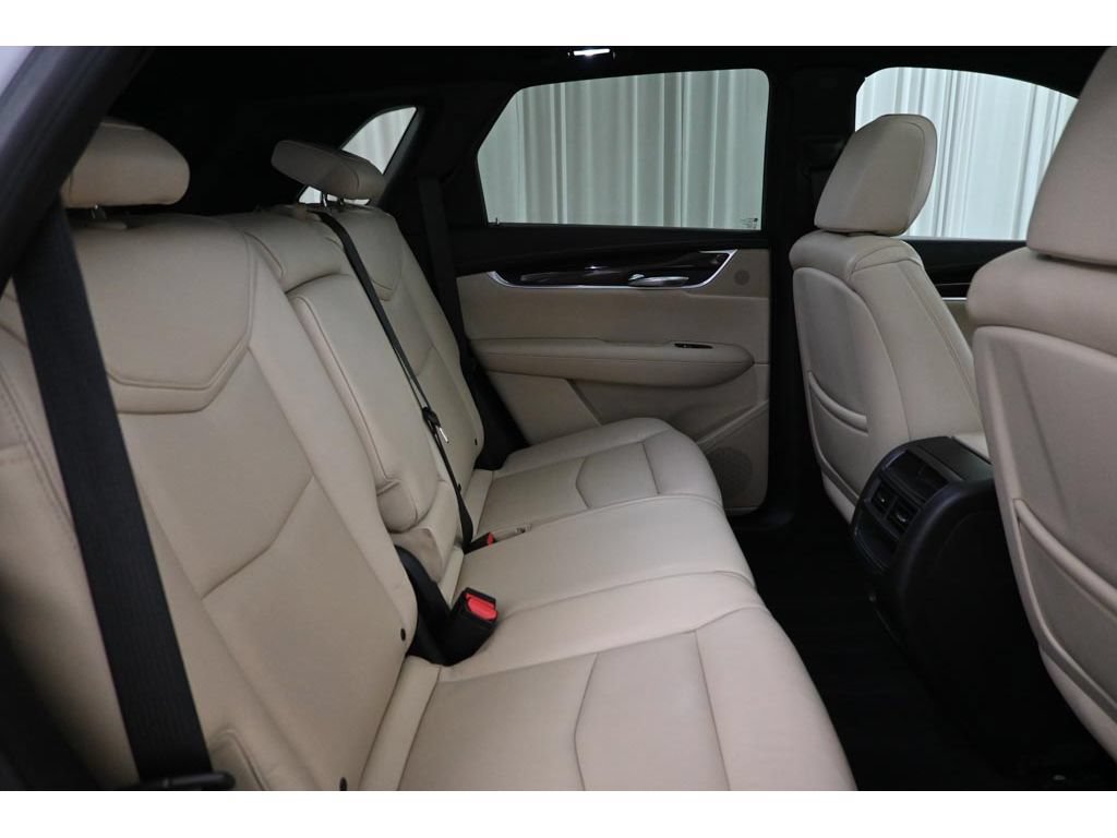 Used 2018 Cadillac XT5 Luxury w/ Driver Awareness Package AWD/4WD image 19