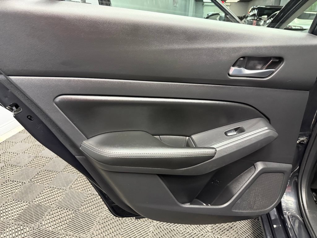 Used 2022 Nissan Altima 2.5 SV FWD image 40