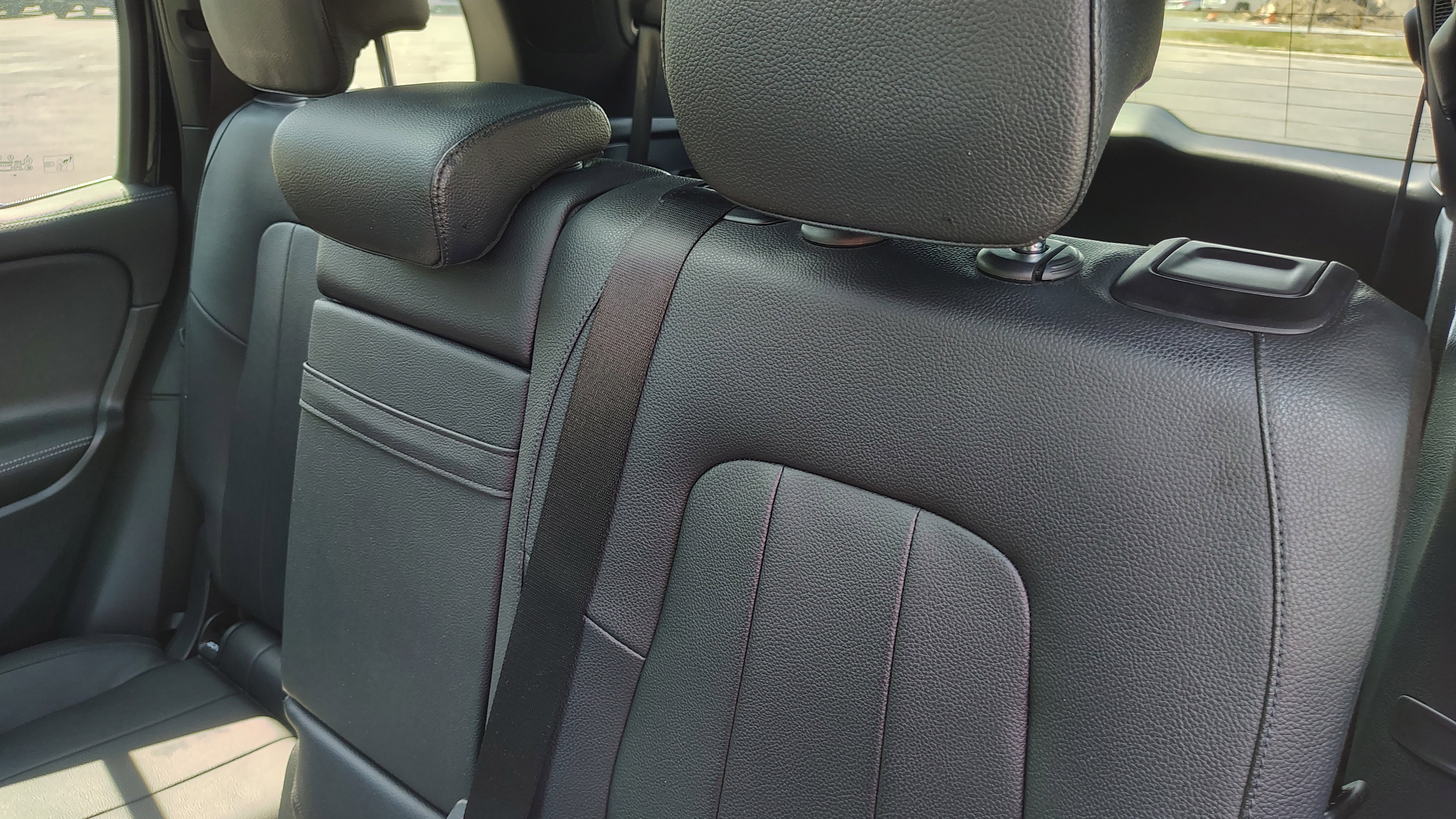 Used 2021 Mercedes-Benz GLB 250 4MATIC image 27