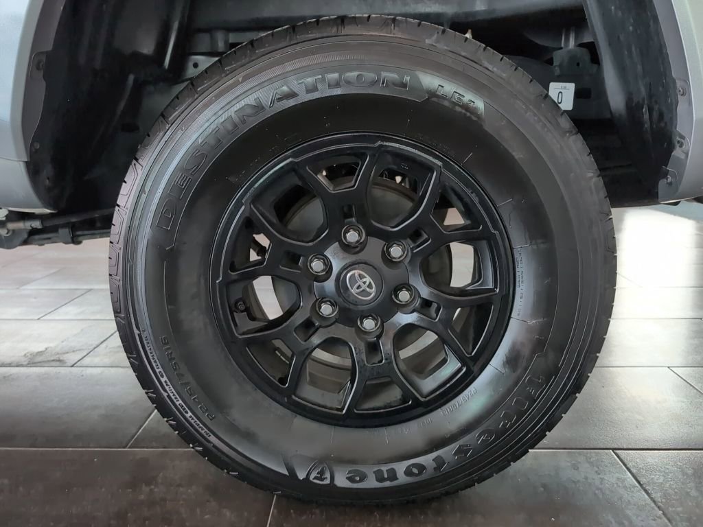 Used 2022 Toyota Tacoma SR5 w/ Technology Package RWD image 12