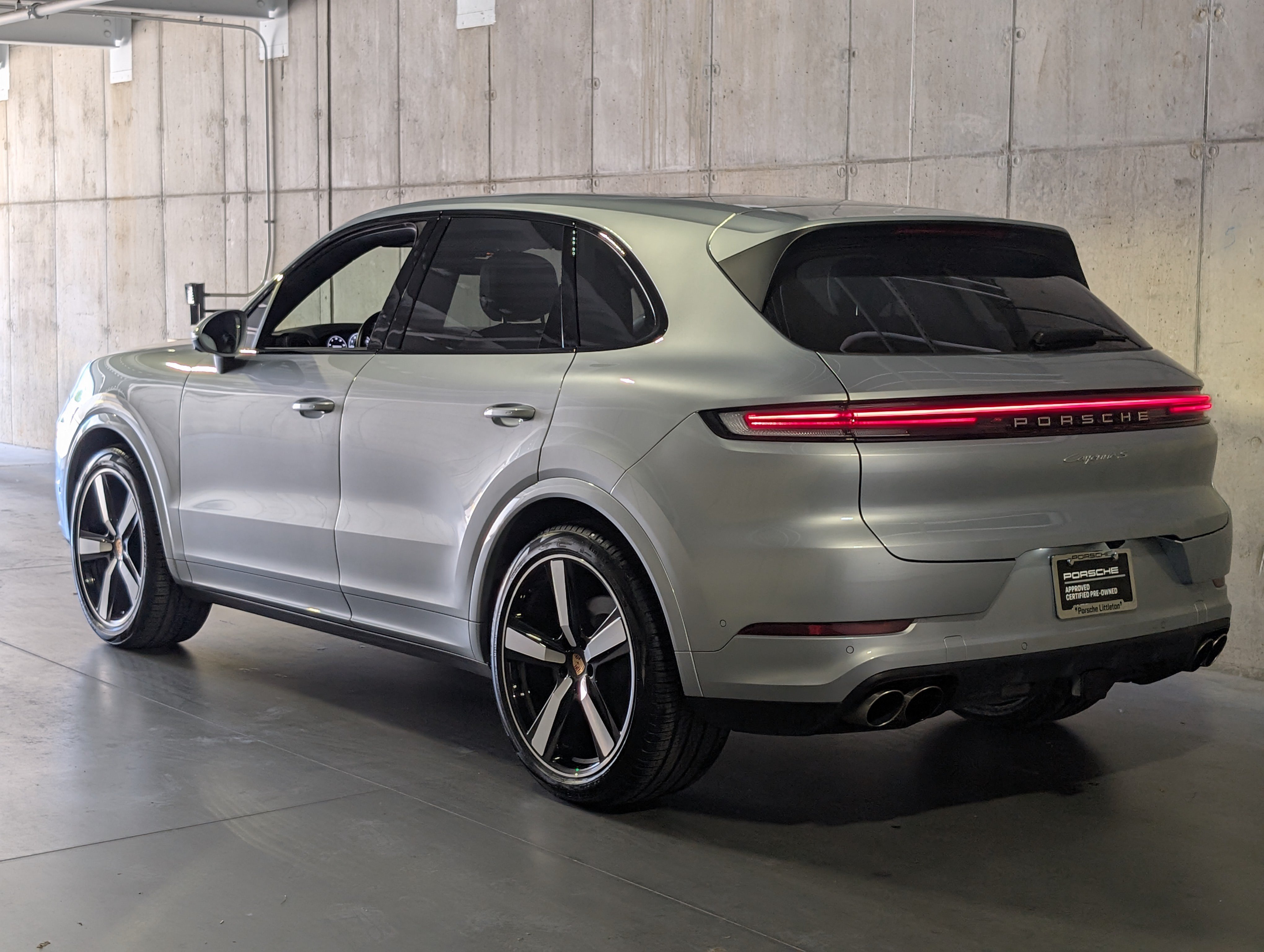 Certified 2025 Porsche Cayenne S AWD/4WD image 3