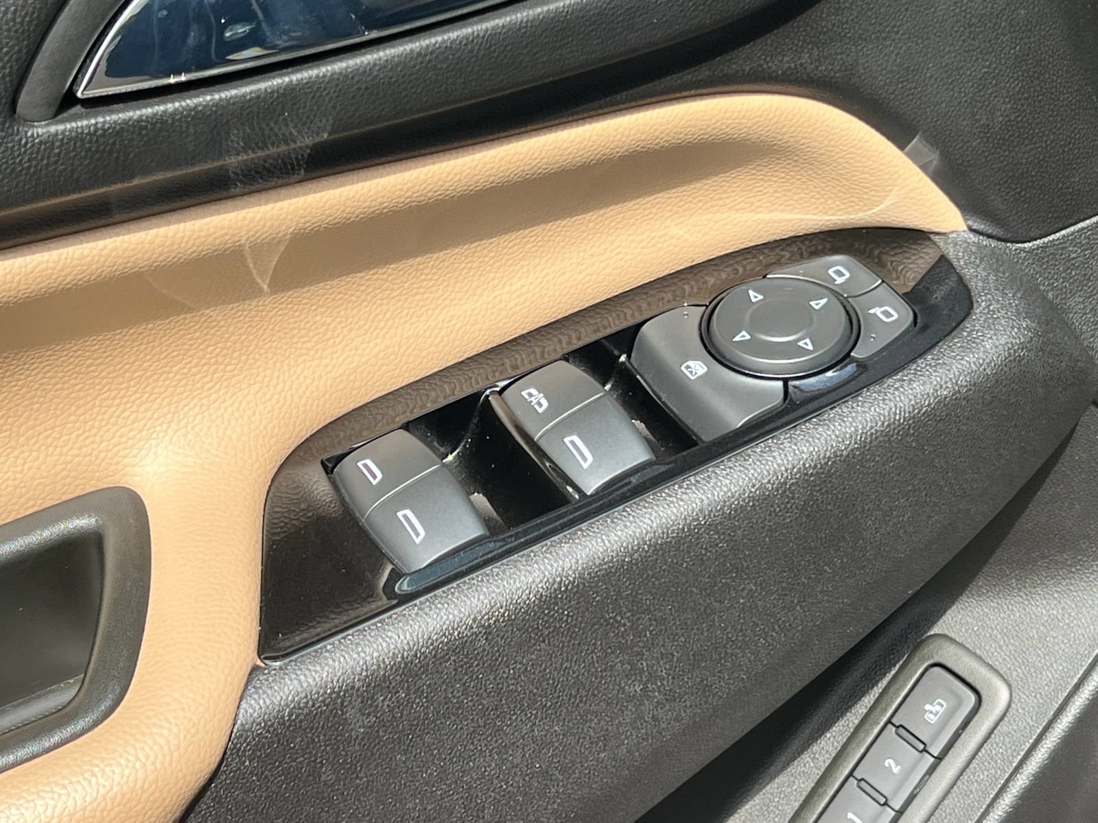 Certified 2024 Chevrolet Equinox Premier FWD image 19
