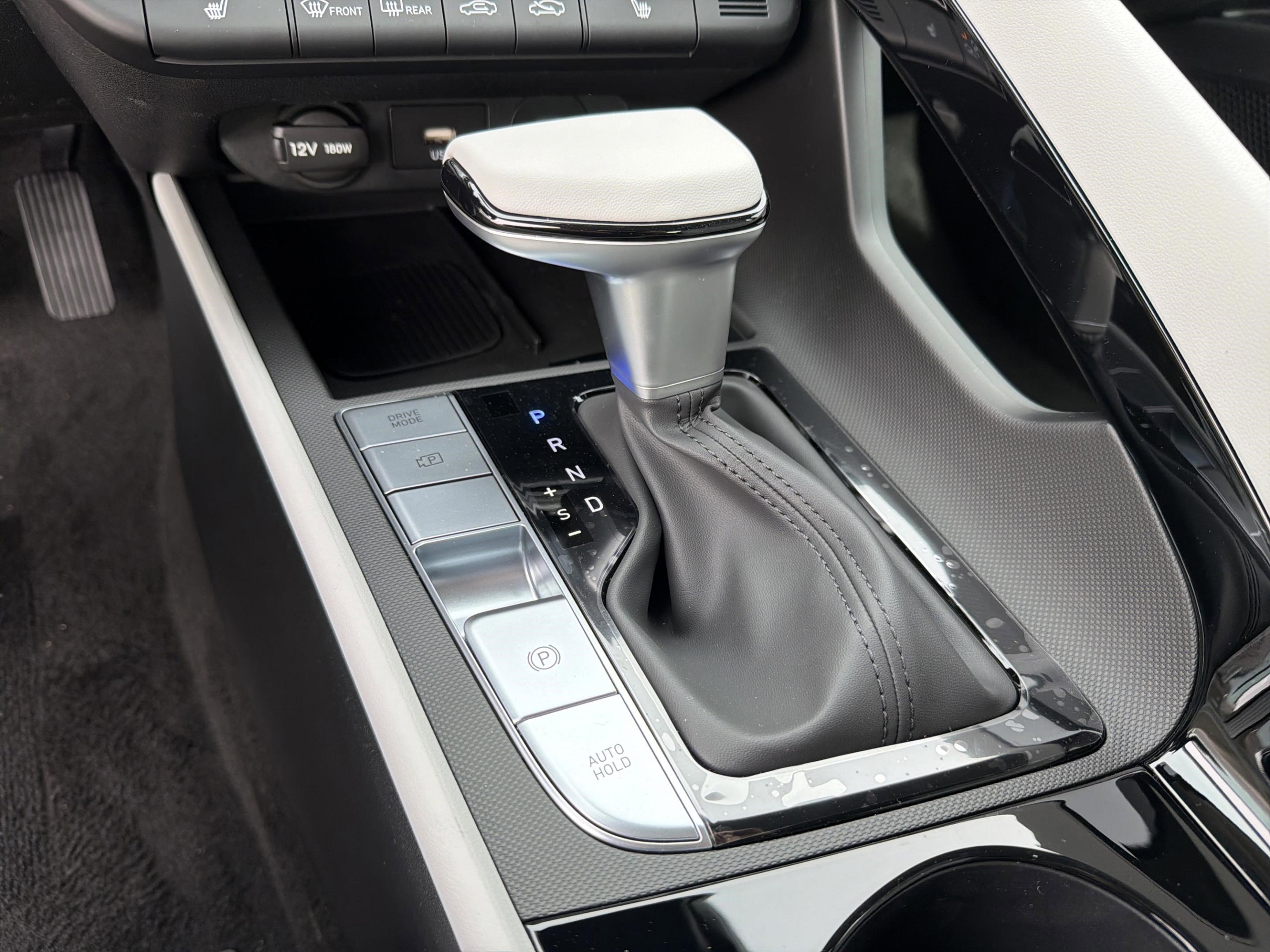 New 2026 Hyundai Elantra Limited FWD image 16