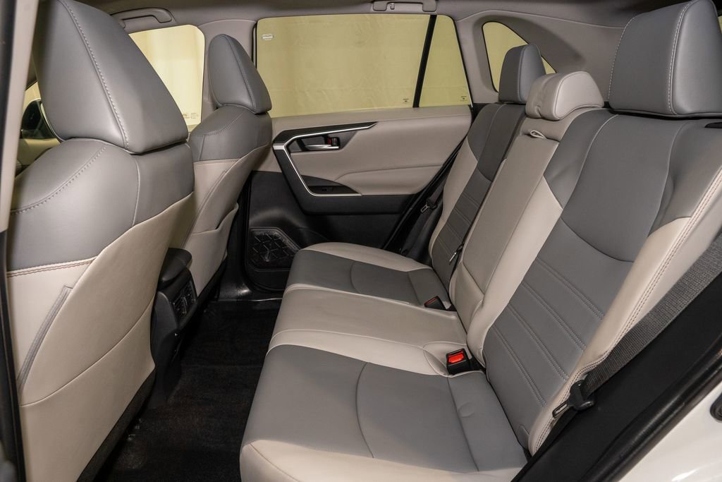 Used 2024 Toyota RAV4 XLE Premium image 9