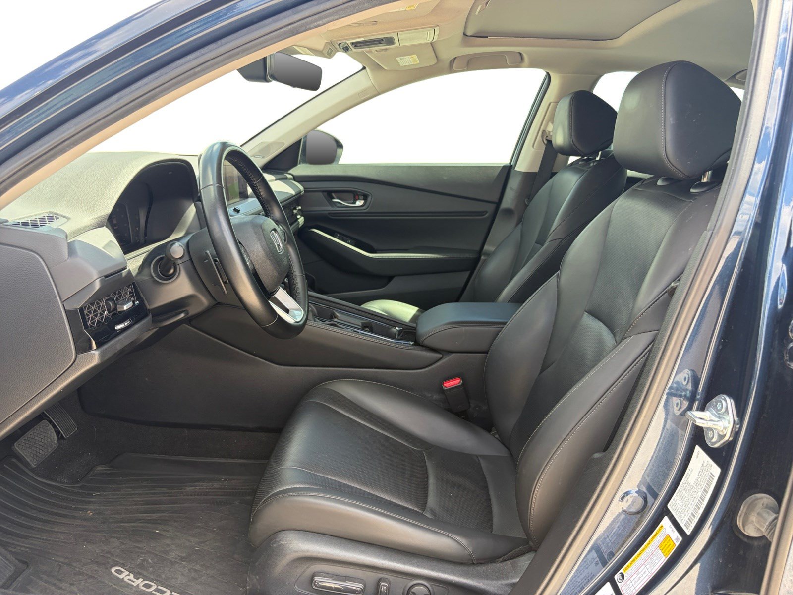 Used 2024 Honda Accord Touring image 11