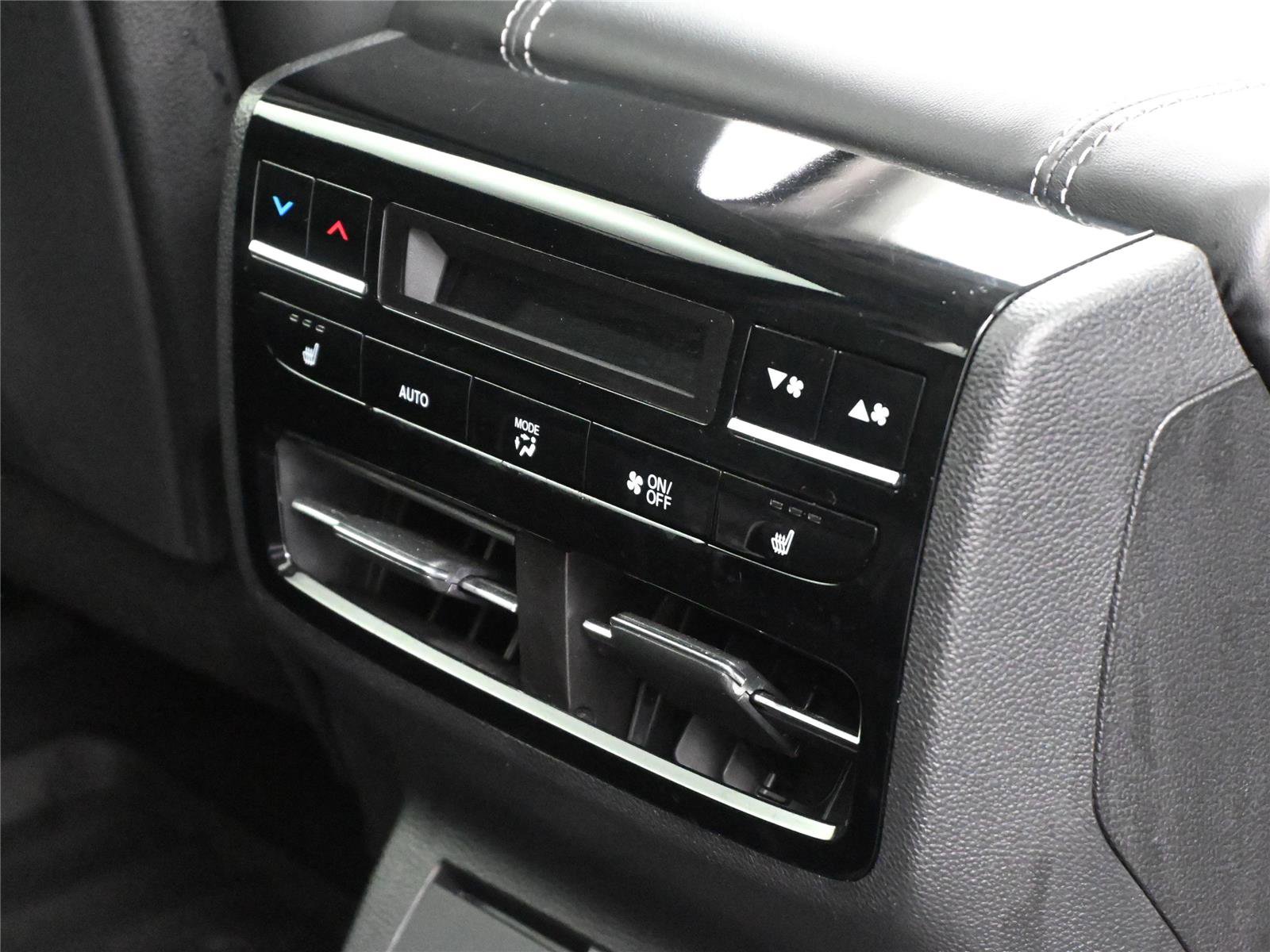 Certified 2024 Acura MDX SH-AWD w/ Advance Package image 19