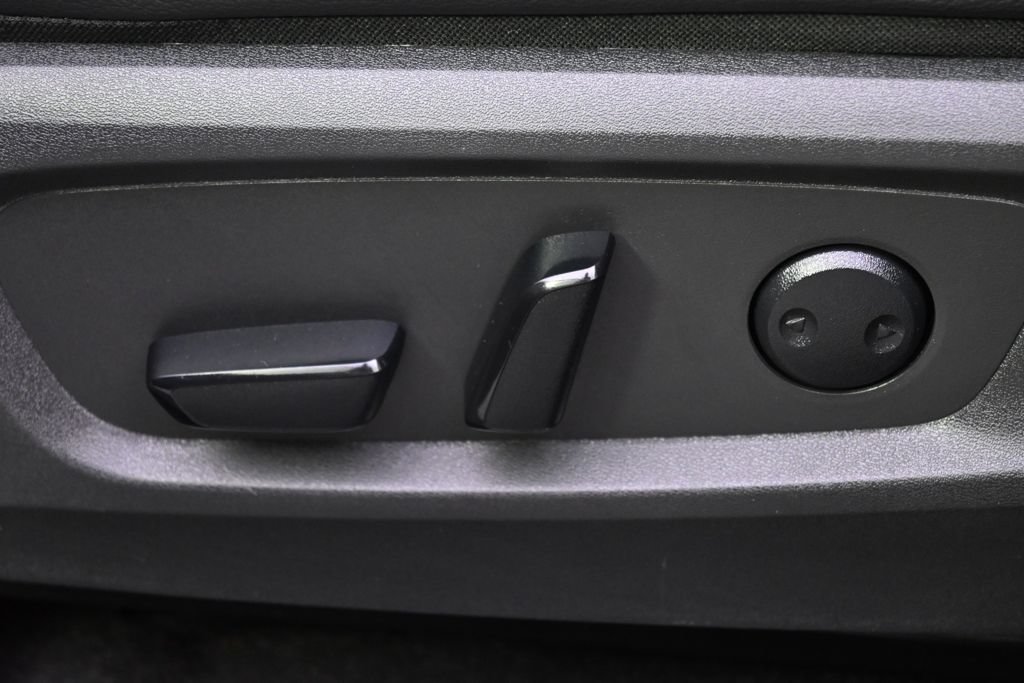 Used 2024 Nissan Pathfinder SL AWD/4WD image 14