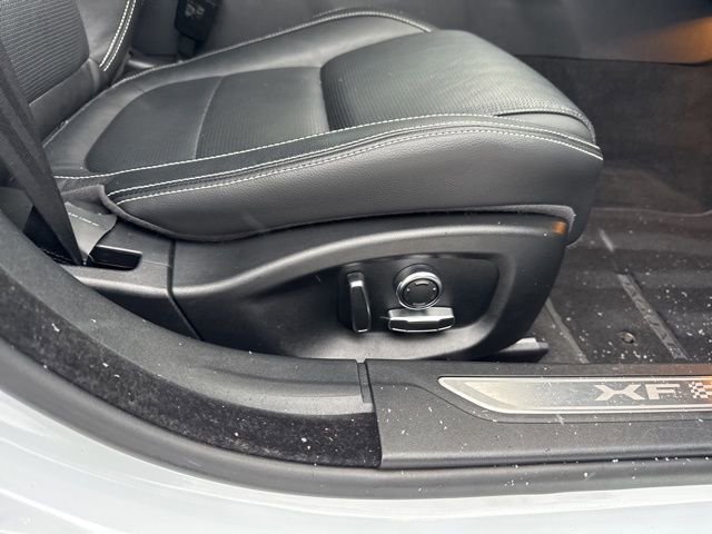 Used 2020 Jaguar XF Checkered Flag image 30