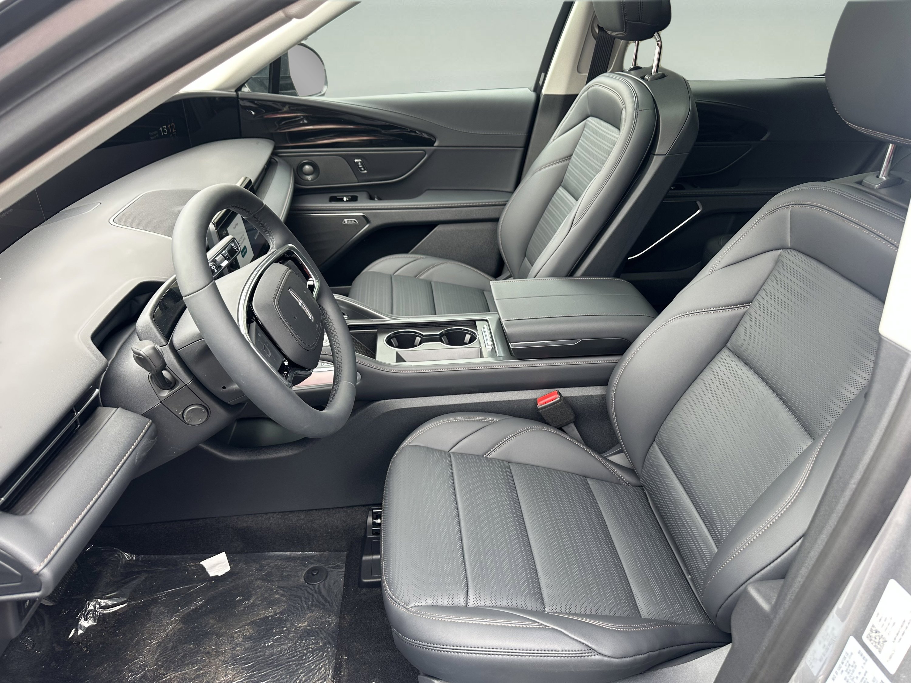 New 2026 Lincoln Nautilus Reserve w/ Jet Appearance Package image 8