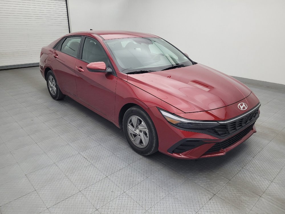 Used 2025 Hyundai Elantra SE FWD image 11