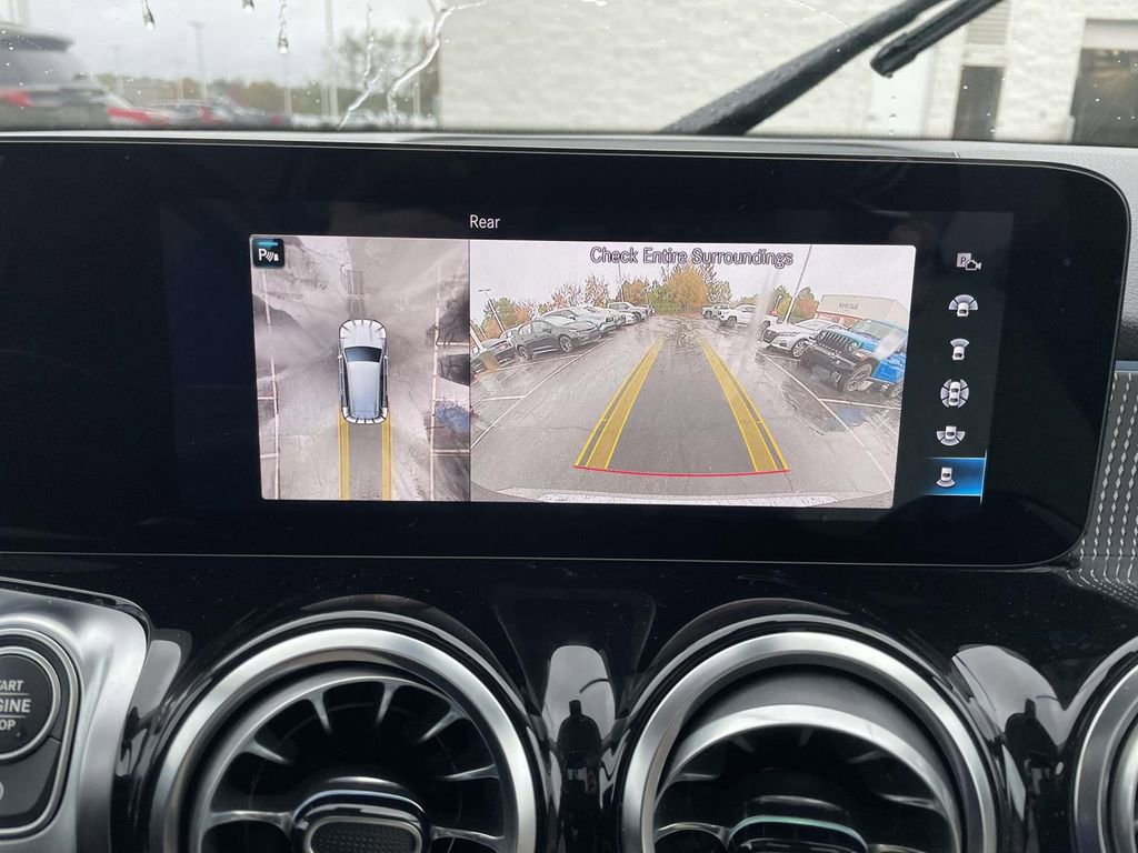 Used 2022 Mercedes-Benz GLB 250 image 38