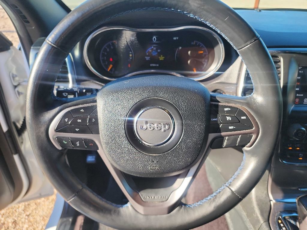 Used 2018 Jeep Grand Cherokee Laredo AWD/4WD image 16