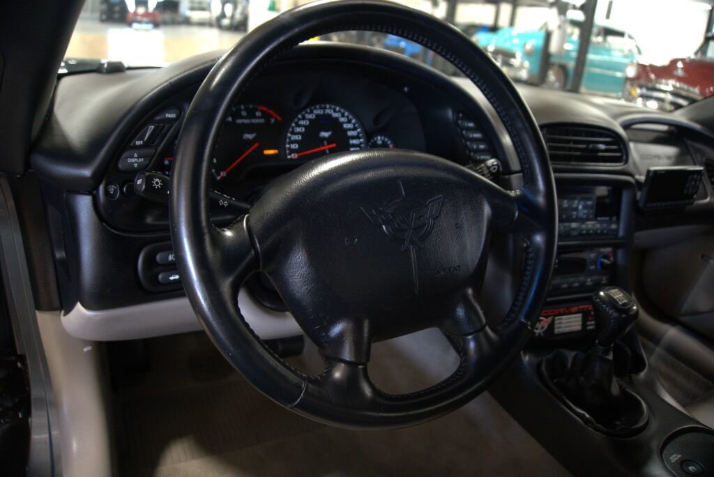 Used 2003 Chevrolet Corvette Base w/ Preferred Equipment Group1 image 38