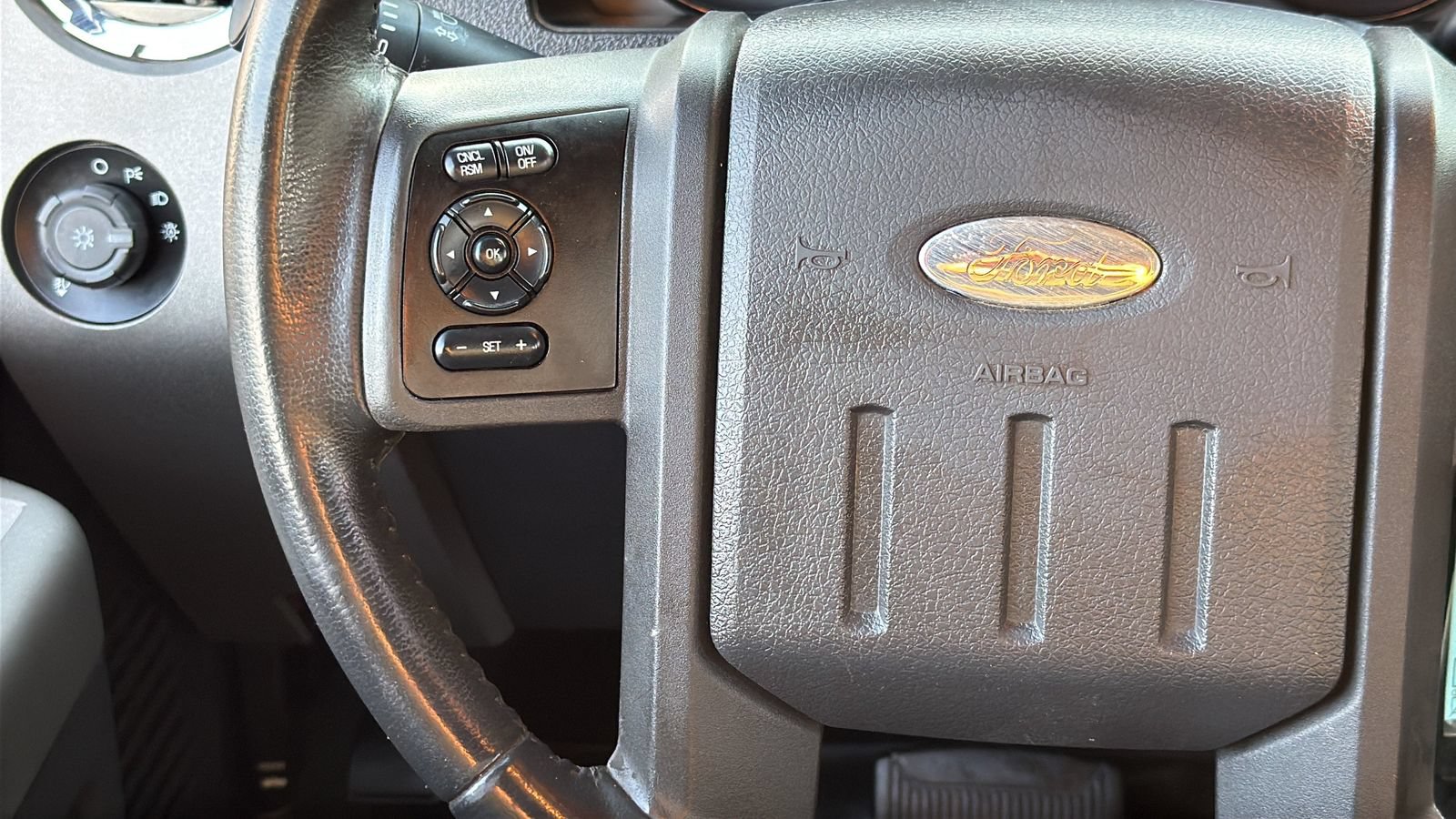 Used 2011 Ford F250 Lariat w/ Lariat Interior Pkg AWD/4WD image 16