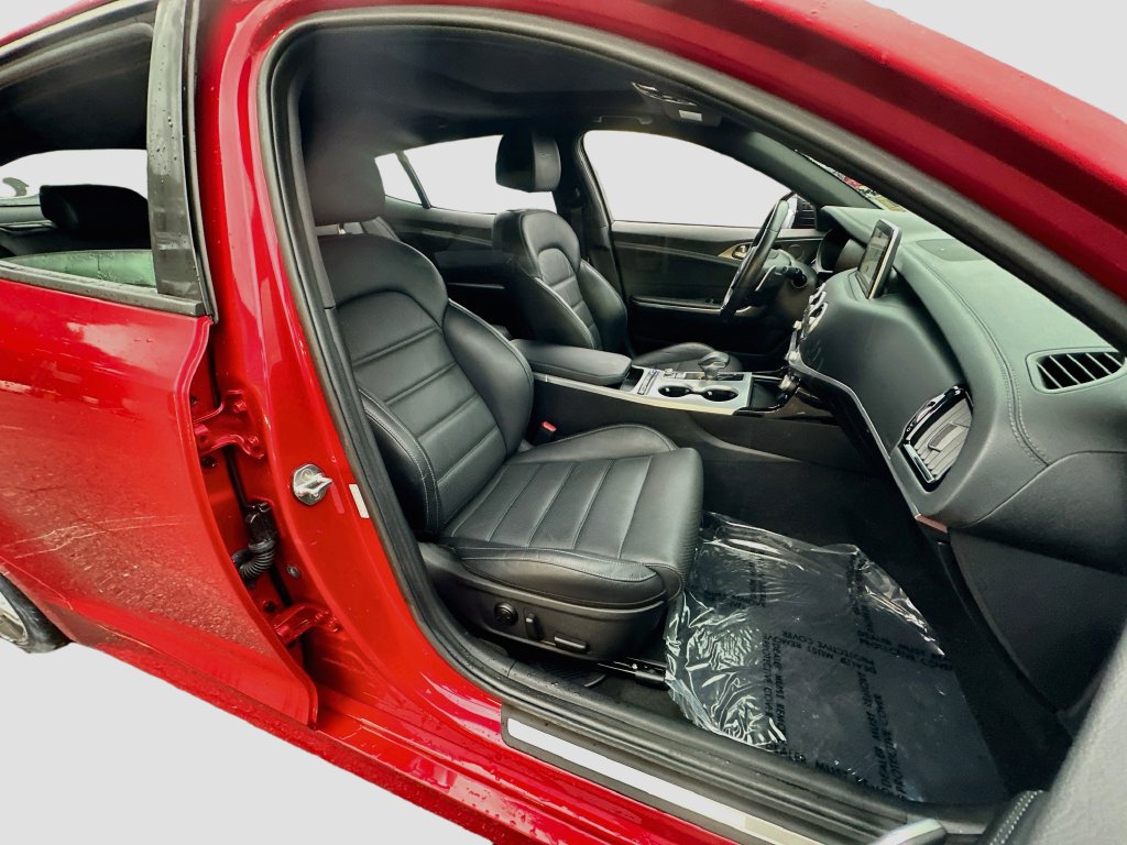Used 2018 Kia Stinger GT2 RWD image 29