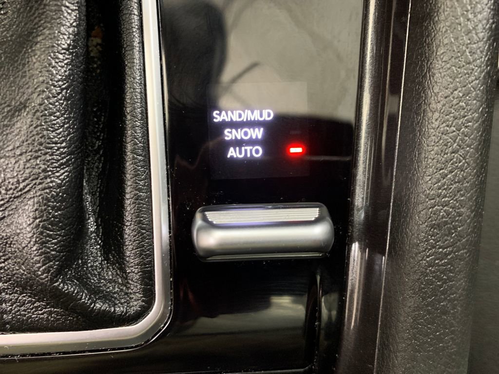 Used 2025 Jeep Compass Latitude w/ Sun & Sound Group image 25