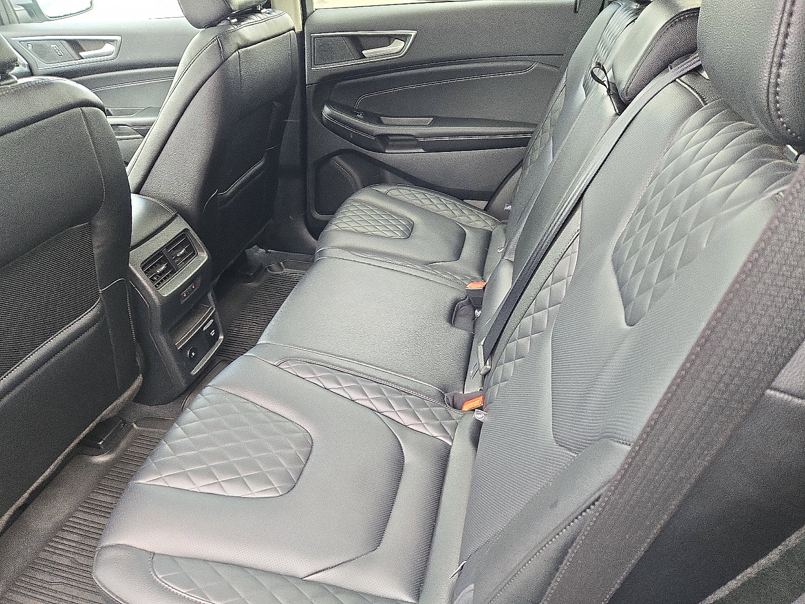 Certified 2024 Ford Edge Titanium w/ Equipment Group 301A image 15