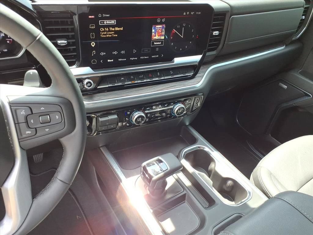 Used 2026 GMC Sierra 1500 SLT w/ SLT Convenience Package AWD/4WD image 34