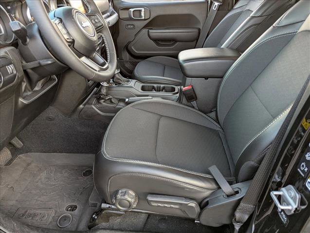 Used 2023 Jeep Gladiator Sport image 12