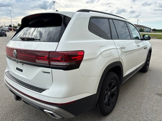 Used 2025 Volkswagen Atlas Peak Edition SE AWD/4WD image 5